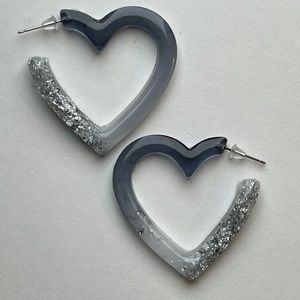 Resin heart hoops